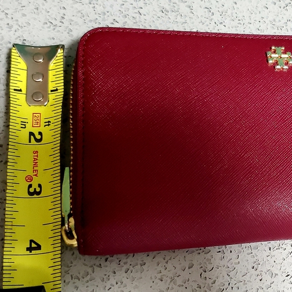 Tory Burch Emerson Zip Wallet - Picture 4 of 8